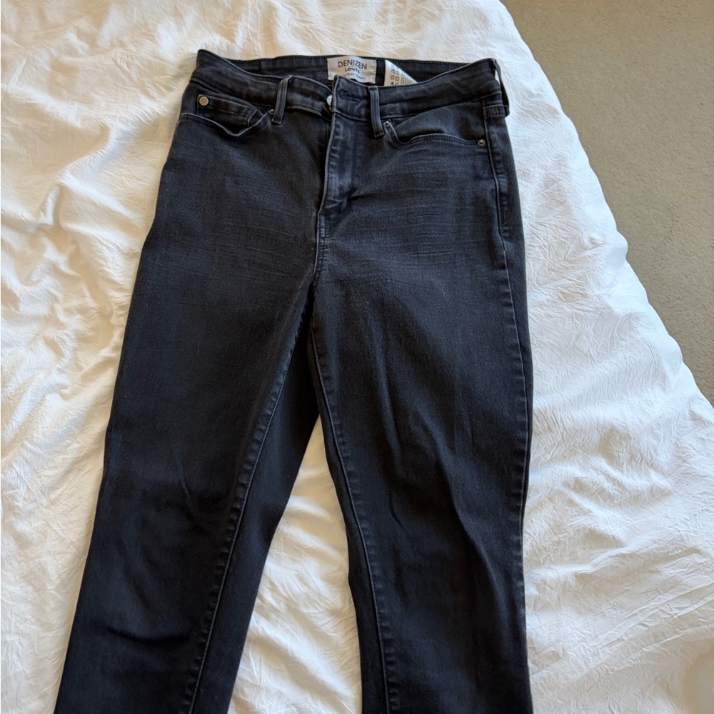 Levi's Women's Dark Denim Skinny Jeans
